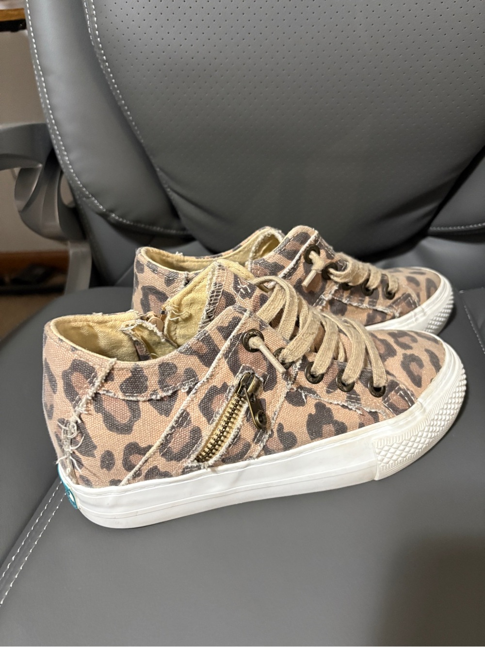 Leopard Print Low-Top Women's Sneakers - Beige